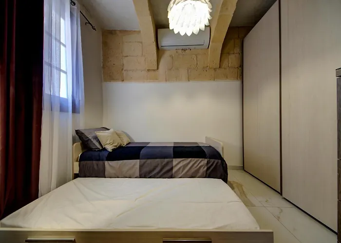 Stunning Modern-Traditional 3Br Townhouse In Mosta