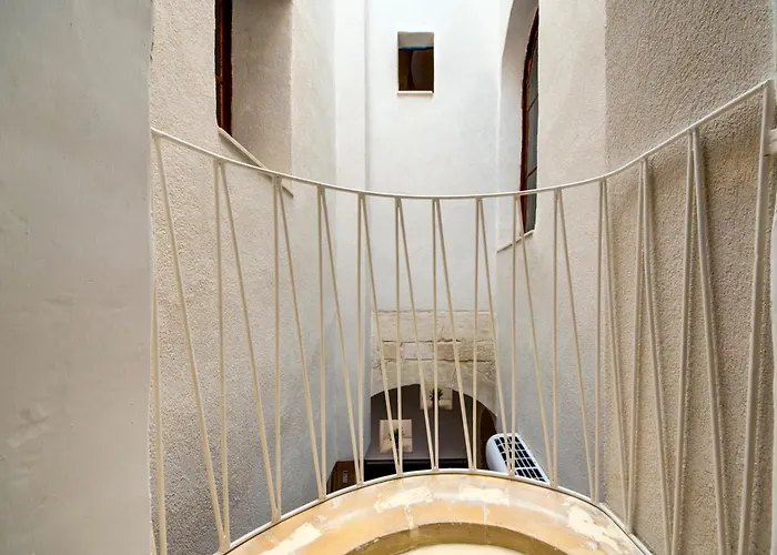 Stunning Modern-Traditional 3Br Townhouse In Mosta