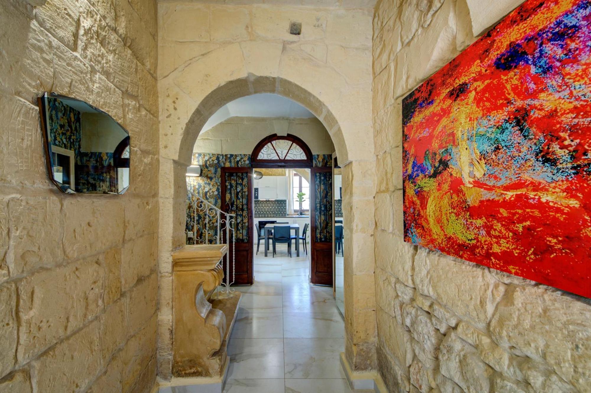 Stunning Modern-traditional 3br Townhouse In Ferienhaus