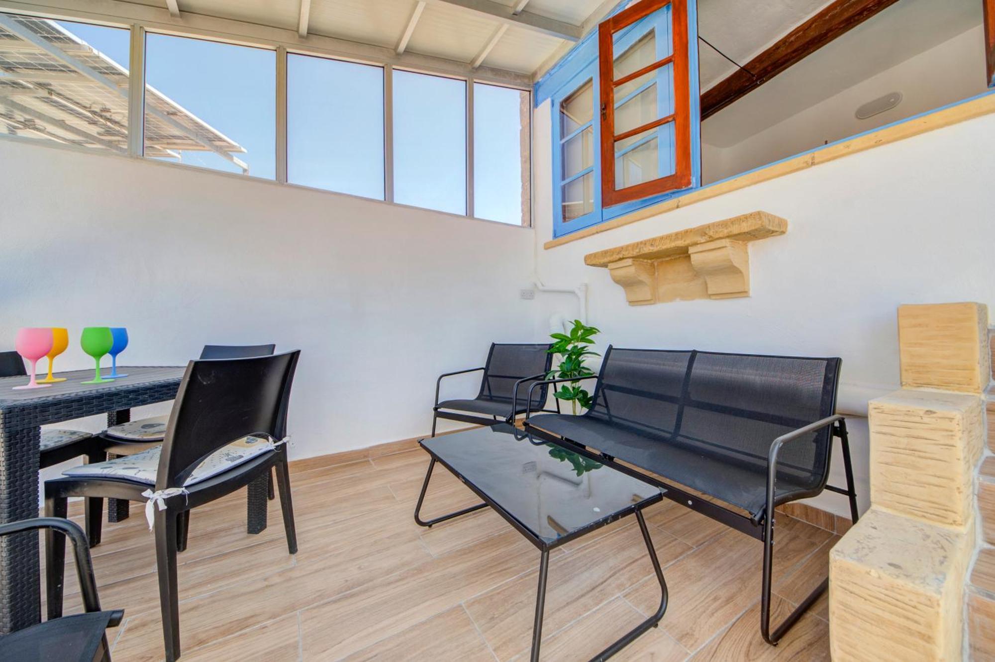 Ferienhaus Stunning Modern-traditional 3br Townhouse In Mosta