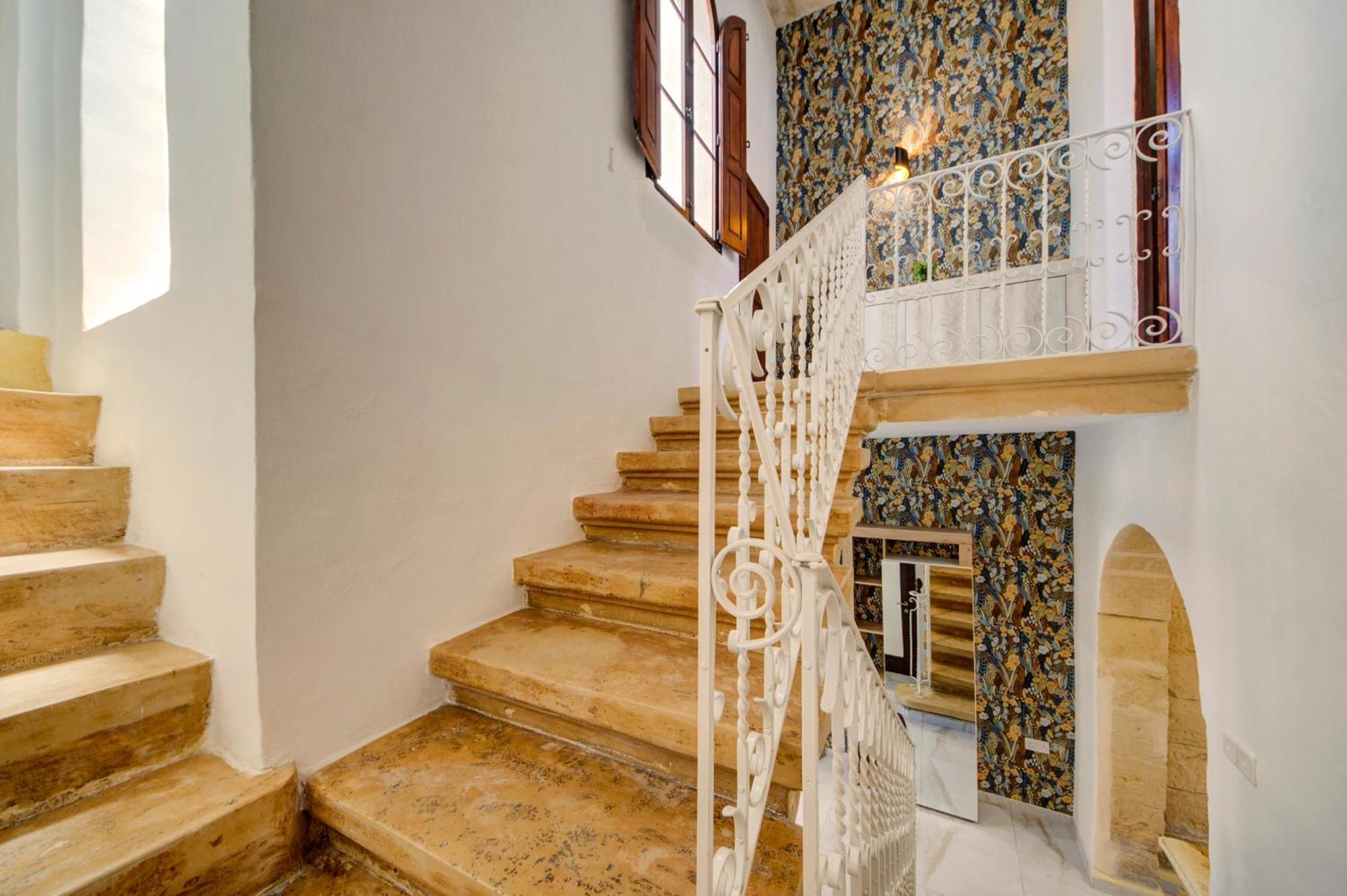Stunning Modern-traditional 3br Townhouse In Ferienhaus