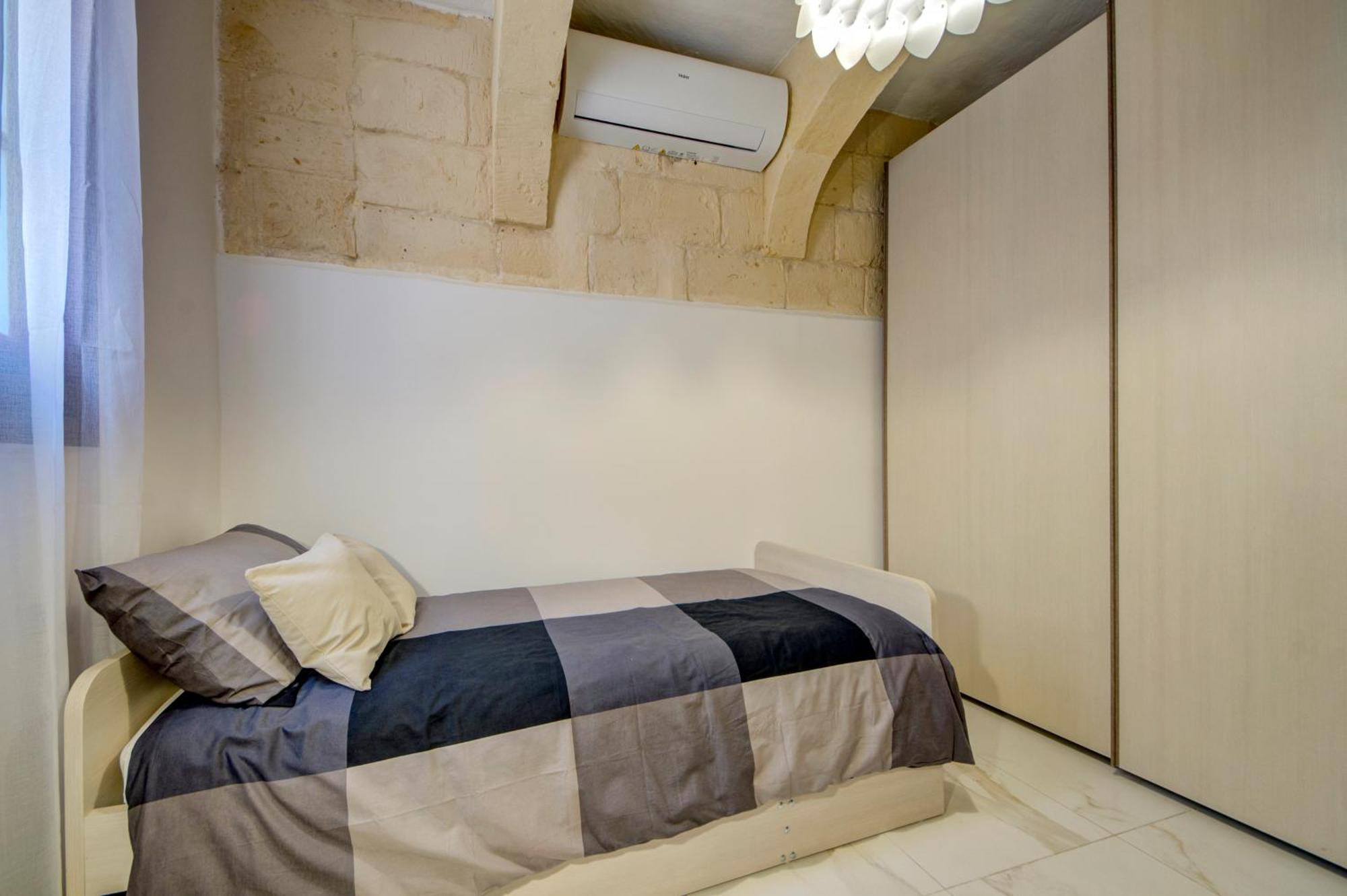 Stunning Modern-traditional 3br Townhouse In Ferienhaus
