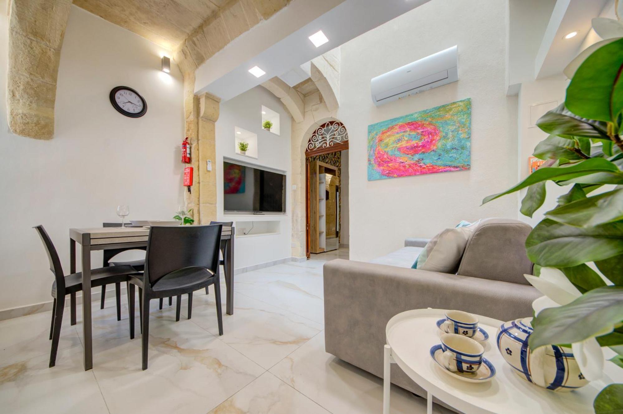Stunning Modern-traditional 3br Townhouse In Casa de Férias Mosta