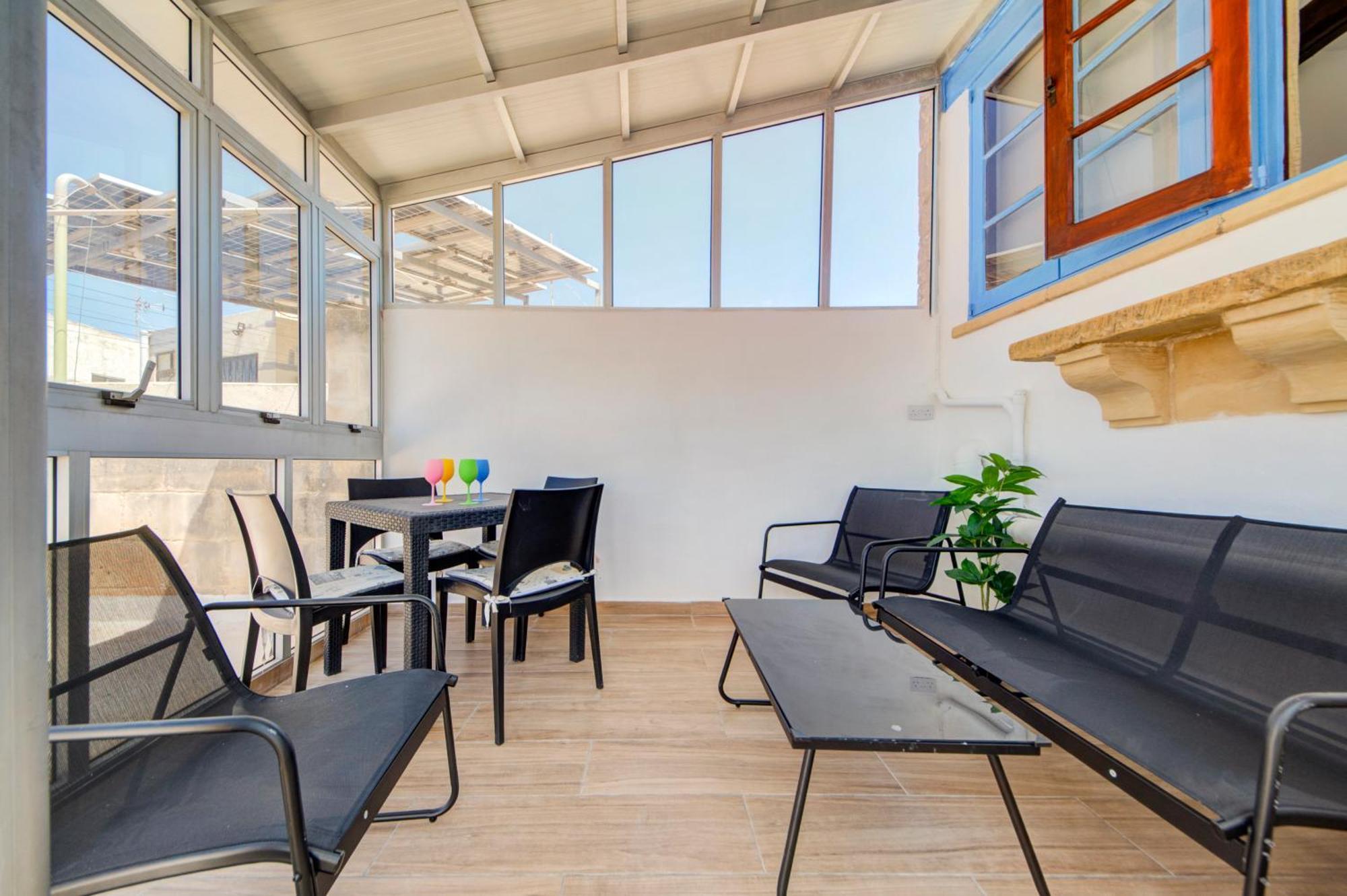 Casa de Férias Stunning Modern-traditional 3br Townhouse In Mosta